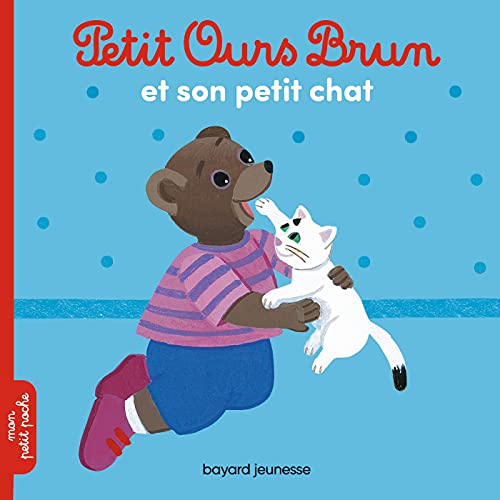 Petit Ours Brun s'amuse avec son chat