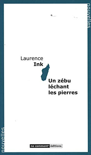 Un zébu léchant les pierres